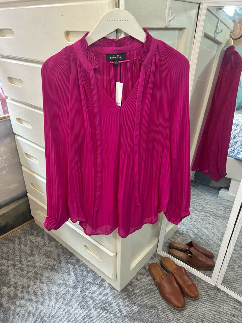 Melissa Paige Elegant Fuchsia Pleated V-Neck Balloon Sleeve Flowy Blouse✨